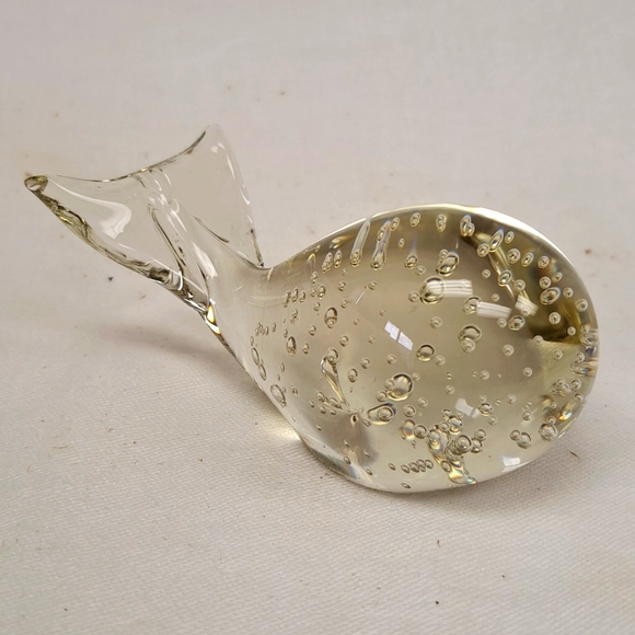 Vintage art glass clear controlled bubbles paperweight glass art whale - Picture 1 of 7